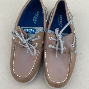 Kids sperry size 4M